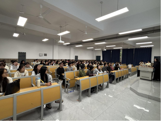 iShow老师走进高校 iShow老师走进高校1.png